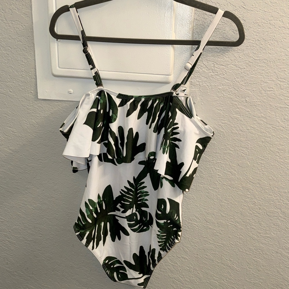 Green Leaf Print Off-Shoulder Swimsuit
